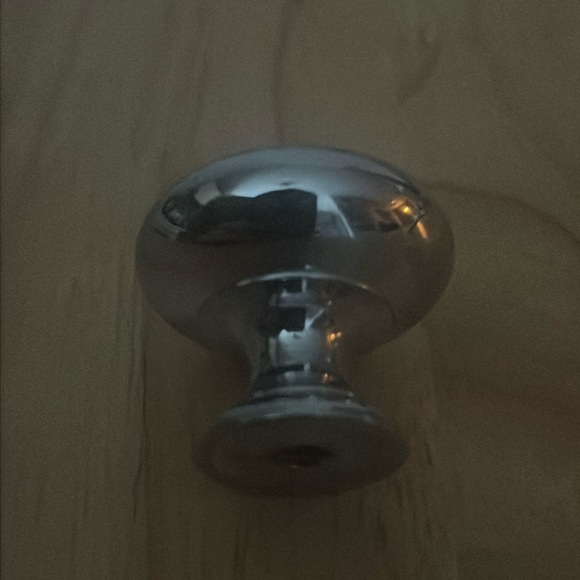 4pc Chrome/Silver Cabinet Drawer Knobs - Picture 2 of 5
